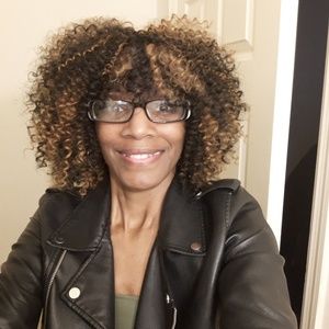 Meet your Posher, Frances